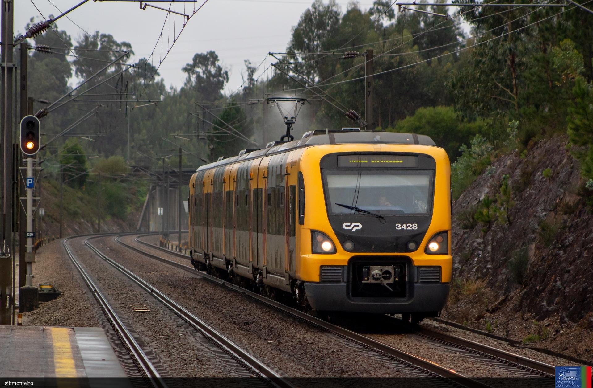 UME 3428 @ Trancoso (Linha do Douro)