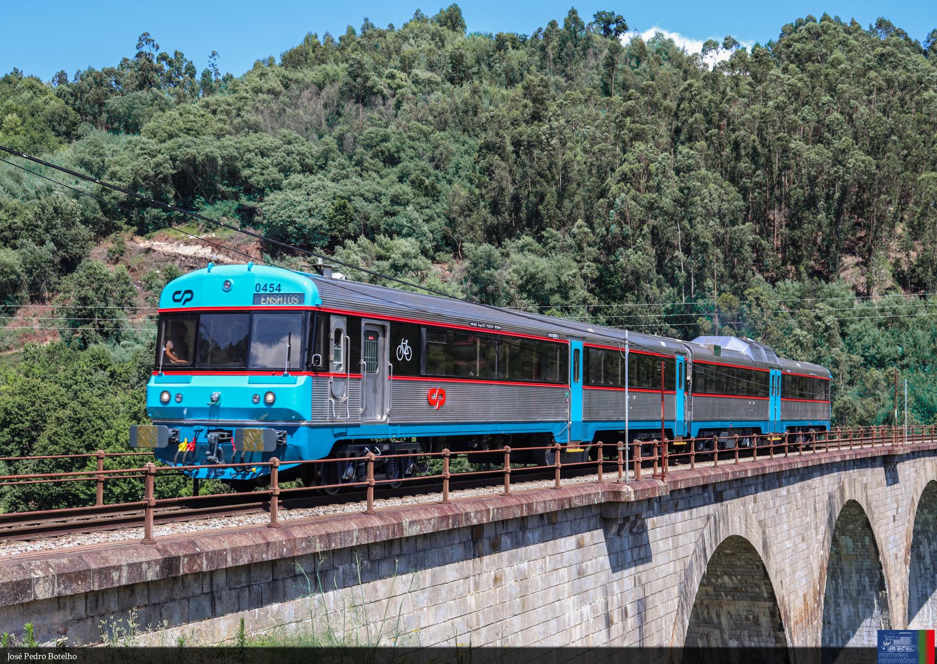 UDD 0454 em ensaios de linha após R2