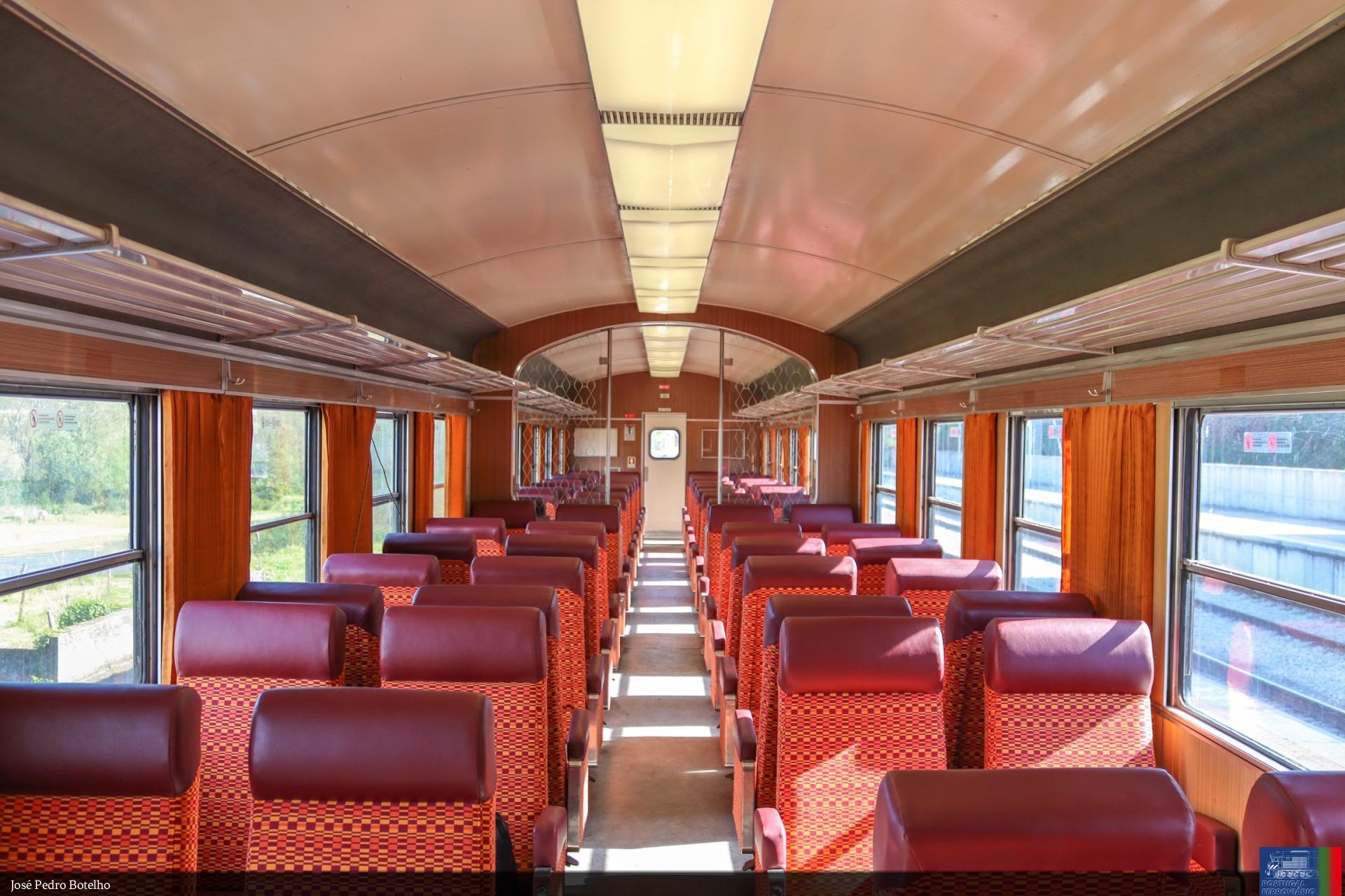 Interior carruagem Sorefame 10-69 500