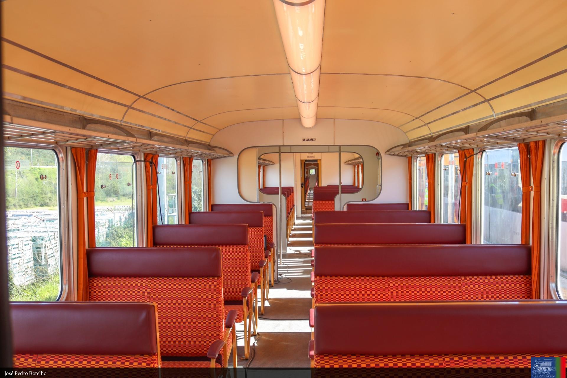 Interior carruagem Schindler 21-22