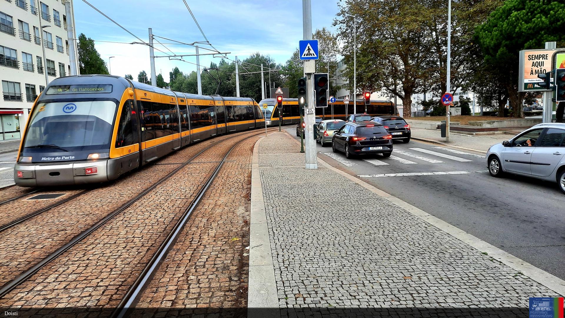 "A Curva" (Metro a cortar o transito) 02