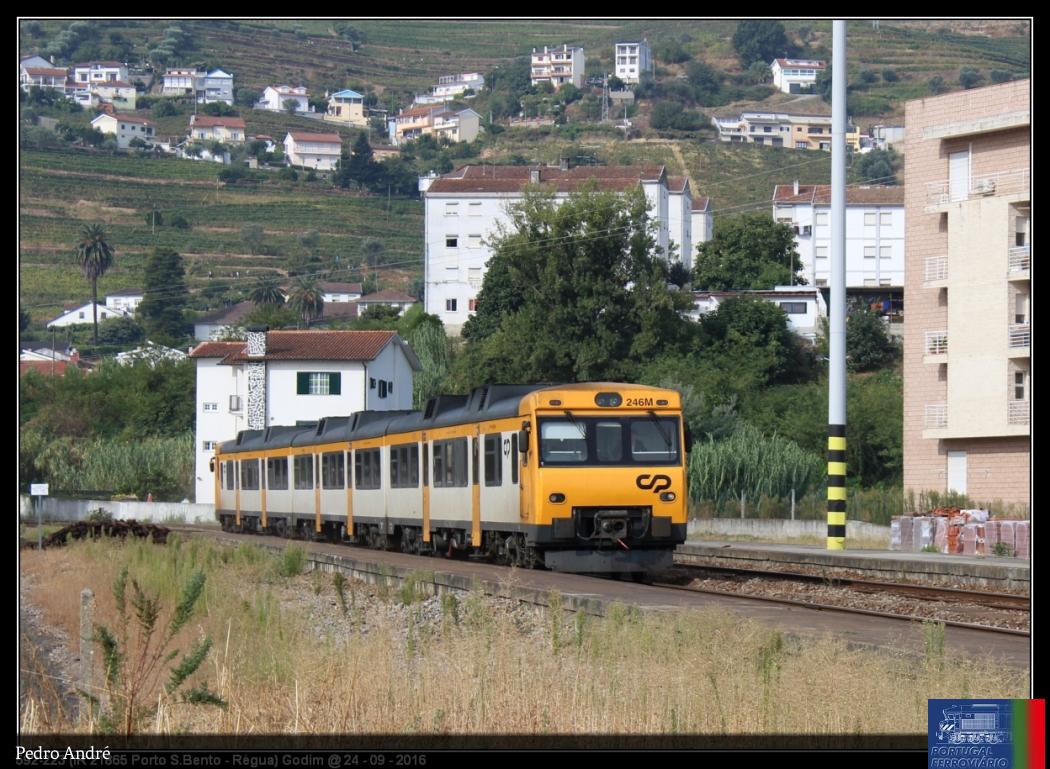 592-223 (IR 21865 Porto S.Bento - Régua) Godim @ 2